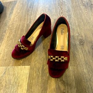 Velvet heeled loafers